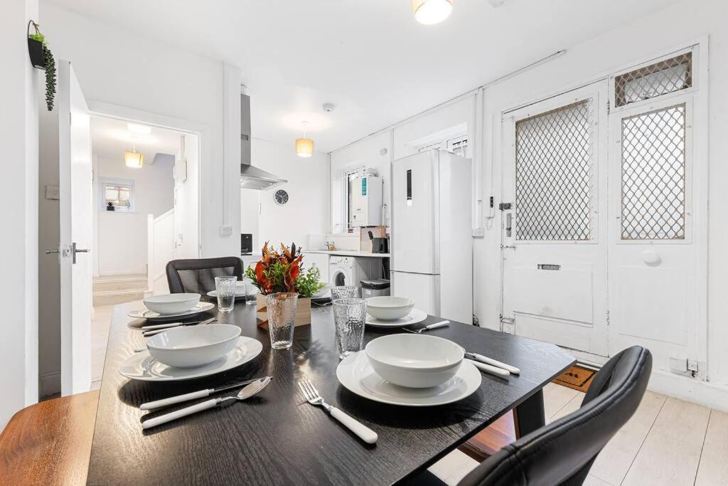 Holiday Home Near Kings Cross Sleep 12 Sp7 Londen Buitenkant foto