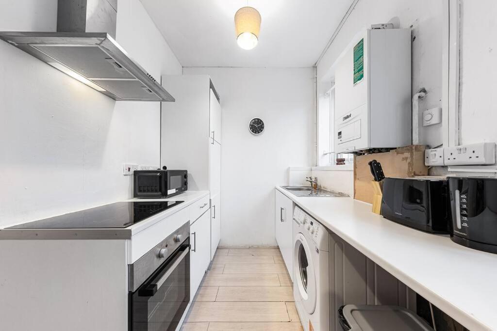 Holiday Home Near Kings Cross Sleep 12 Sp7 Londen Buitenkant foto