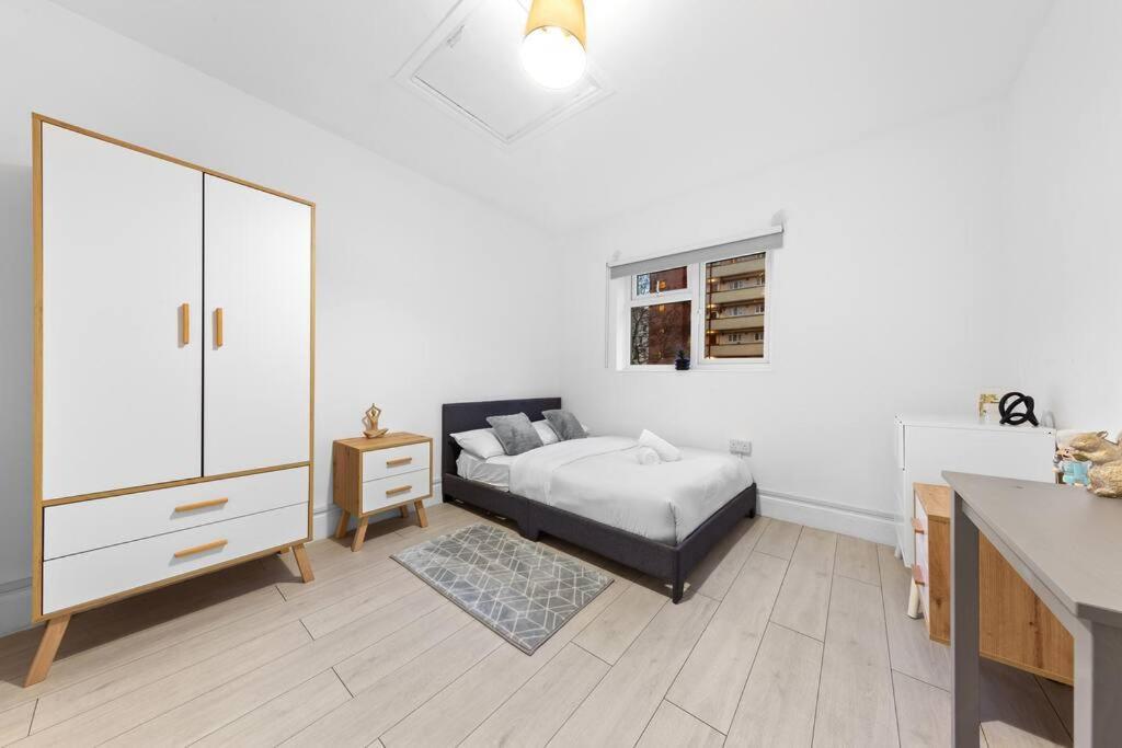 Holiday Home Near Kings Cross Sleep 12 Sp7 Londen Buitenkant foto