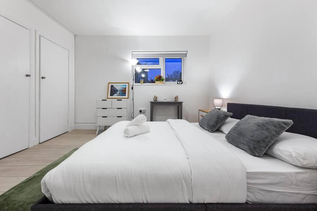Holiday Home Near Kings Cross Sleep 12 Sp7 Londen Buitenkant foto