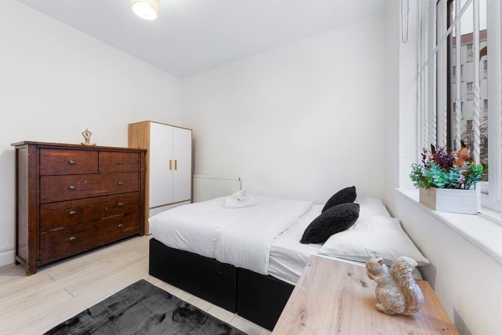 Holiday Home Near Kings Cross Sleep 12 Sp7 Londen Buitenkant foto