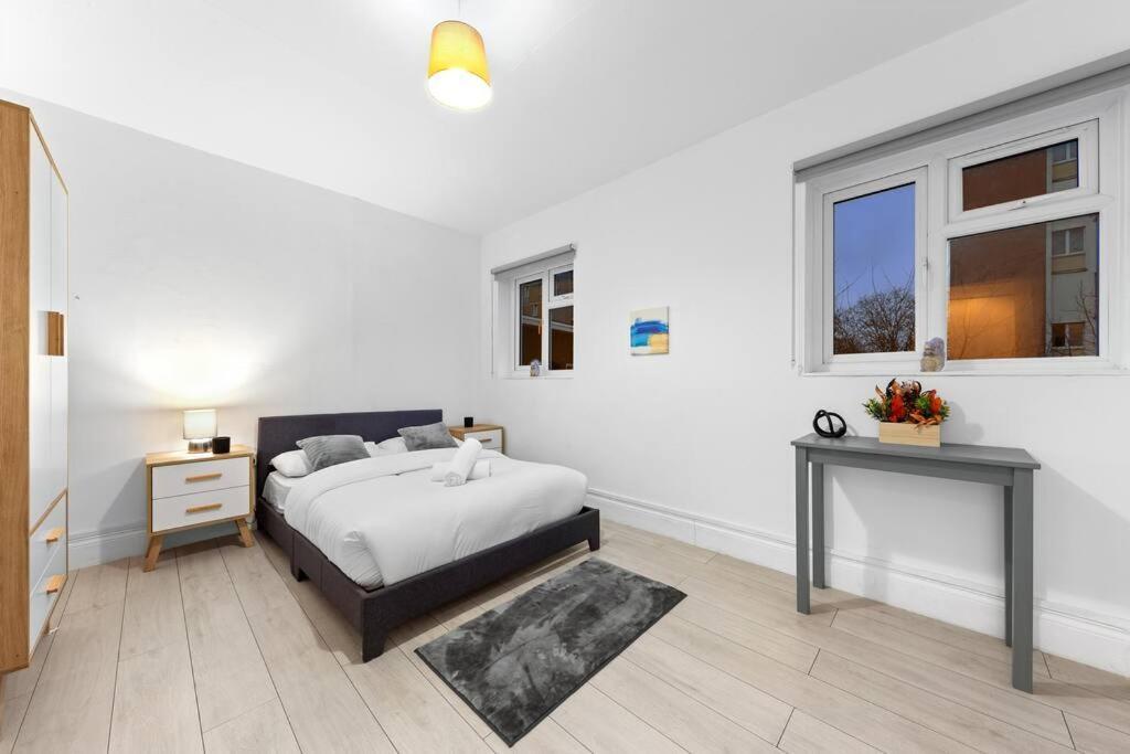 Holiday Home Near Kings Cross Sleep 12 Sp7 Londen Buitenkant foto