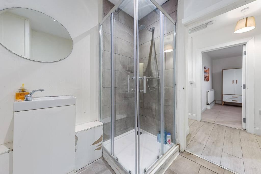 Holiday Home Near Kings Cross Sleep 12 Sp7 Londen Buitenkant foto
