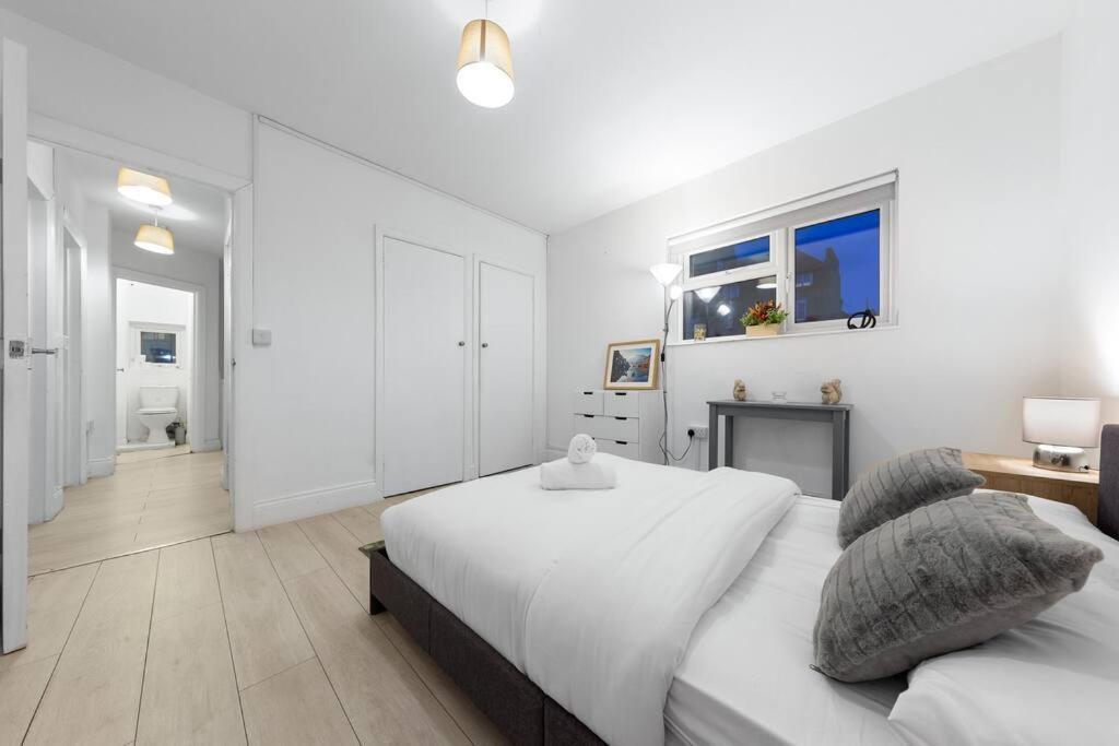 Holiday Home Near Kings Cross Sleep 12 Sp7 Londen Buitenkant foto