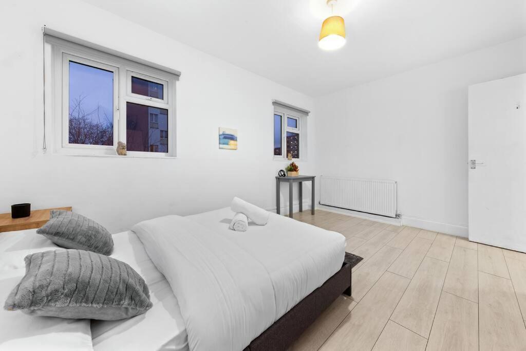 Holiday Home Near Kings Cross Sleep 12 Sp7 Londen Buitenkant foto