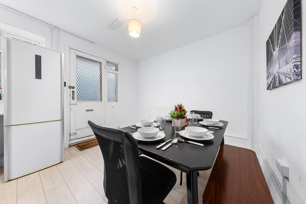 Holiday Home Near Kings Cross Sleep 12 Sp7 Londen Buitenkant foto