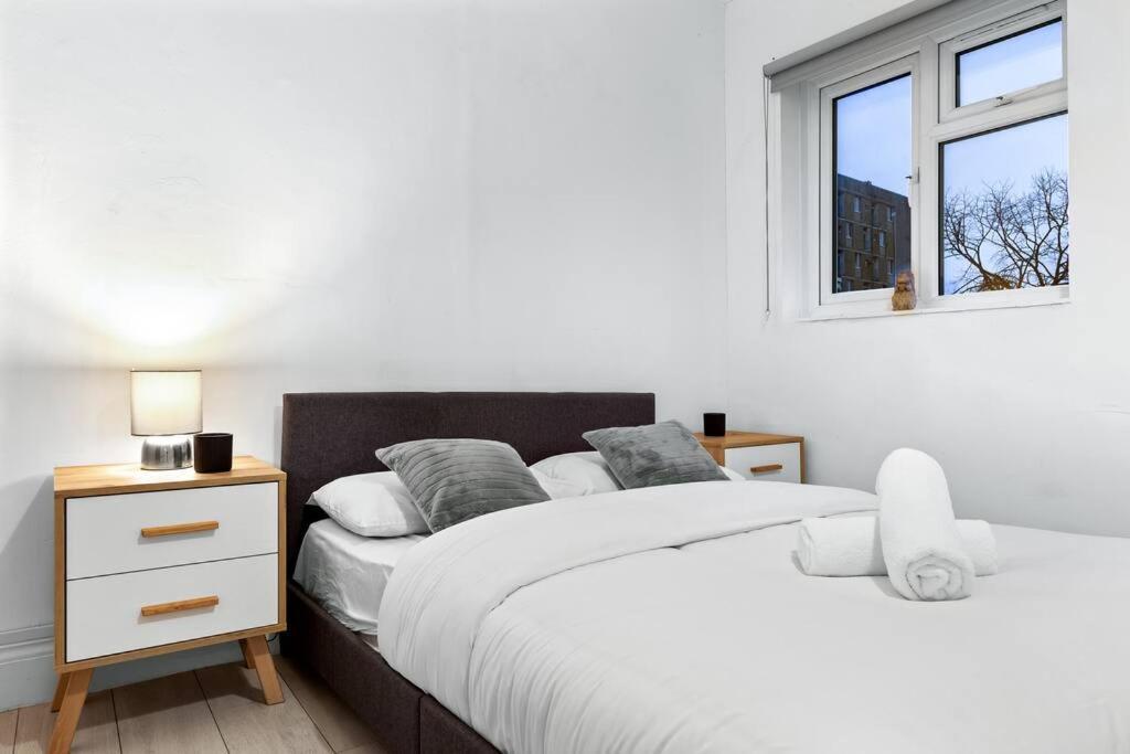 Holiday Home Near Kings Cross Sleep 12 Sp7 Londen Buitenkant foto