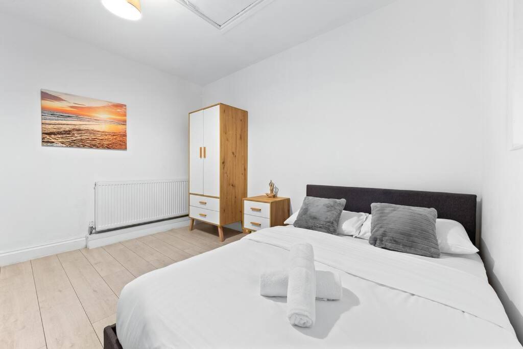 Holiday Home Near Kings Cross Sleep 12 Sp7 Londen Buitenkant foto