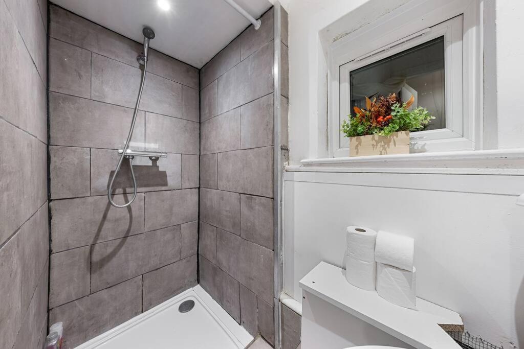 Holiday Home Near Kings Cross Sleep 12 Sp7 Londen Buitenkant foto