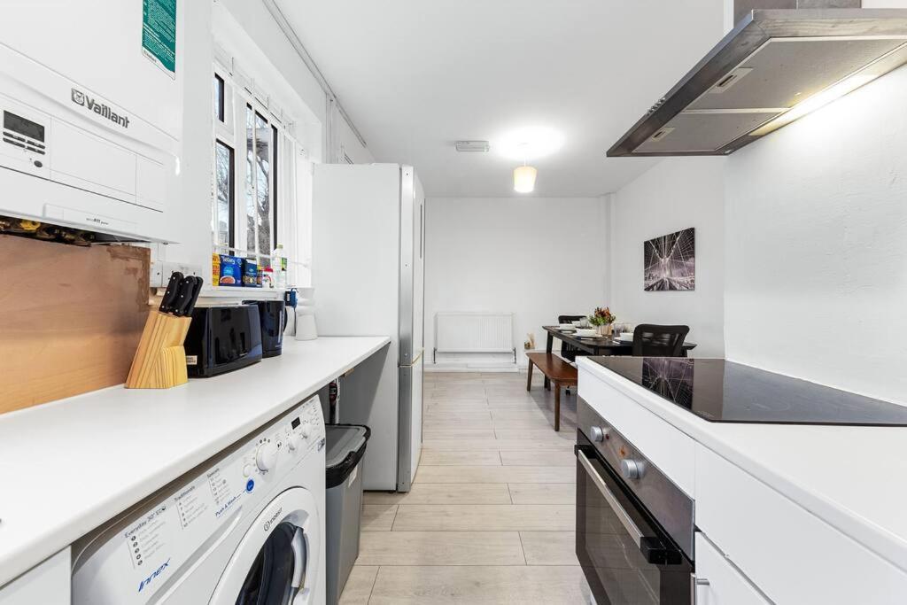 Holiday Home Near Kings Cross Sleep 12 Sp7 Londen Buitenkant foto