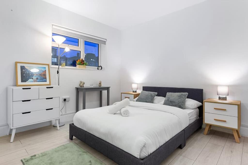 Holiday Home Near Kings Cross Sleep 12 Sp7 Londen Buitenkant foto