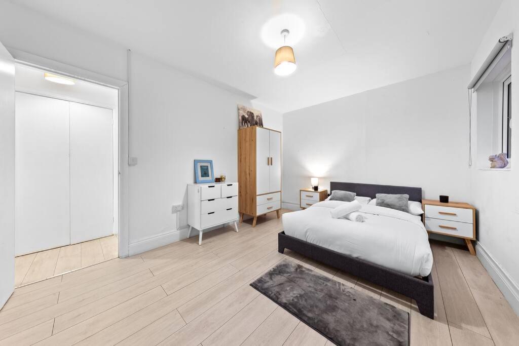 Holiday Home Near Kings Cross Sleep 12 Sp7 Londen Buitenkant foto